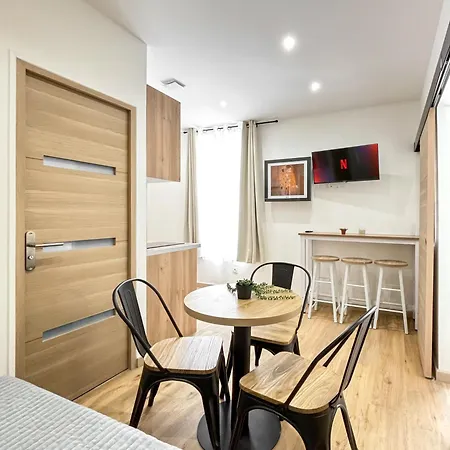 Hoche - Psg Apartmán